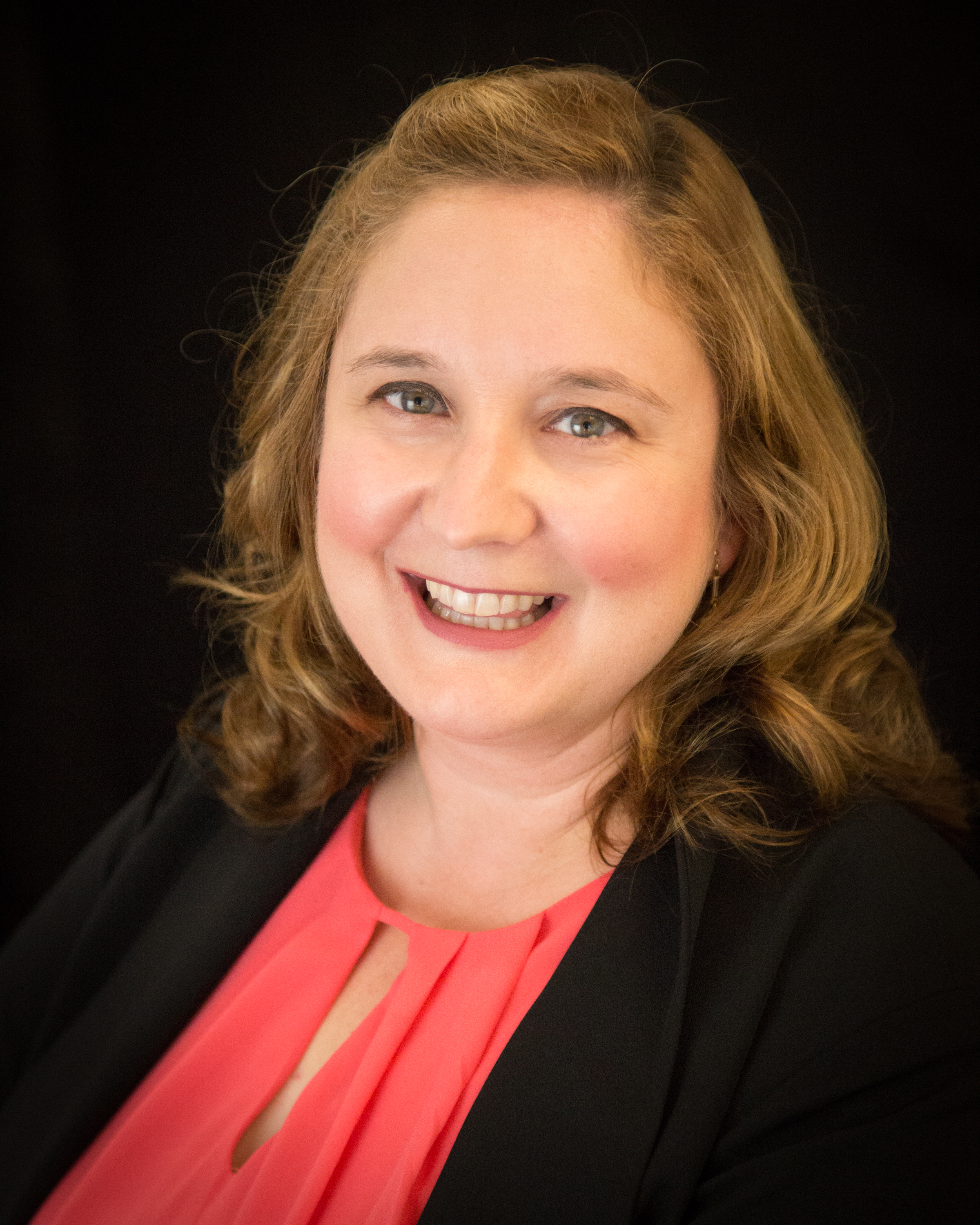 Amalia Hernandez headshot