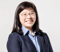 photo of Dr. Chang's studio headshot